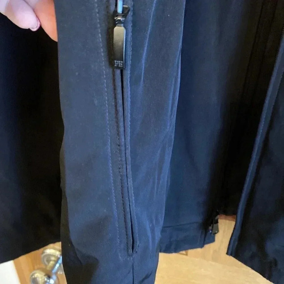 Perry Ellis Men's Black Full Zip Jacket - Size L- Waterproof - Picture 5 of 11